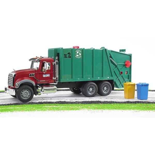 Bruder 1/16 Mack Granite Garbage Truck - Image 4