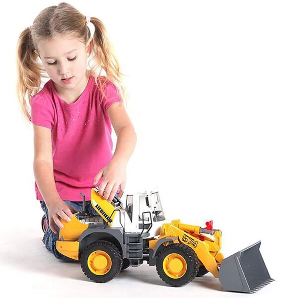 Bruder 1/16 Liebherr Articulated Road Loader L574 - Image 4