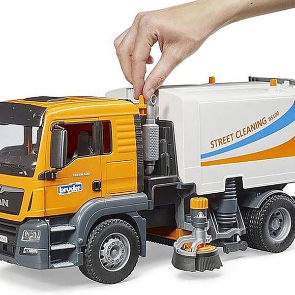Bruder 1/16 MAN TGS Street Sweeper - Image 2